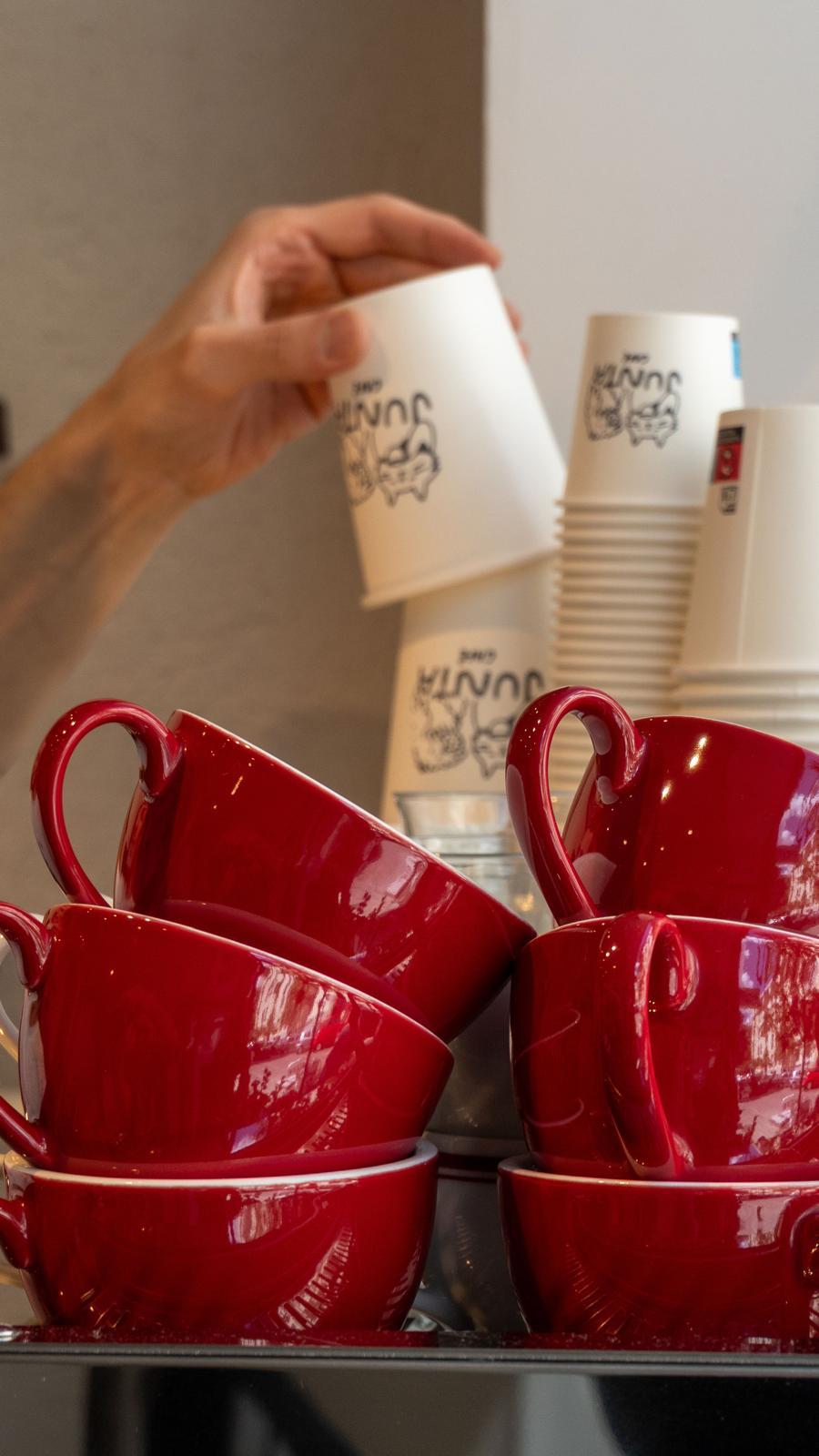 Red mugs and Junta cups